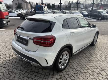 Mercedes-Benz - GLA