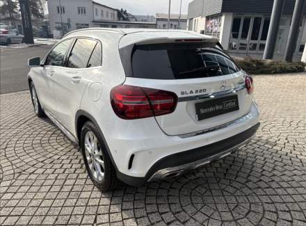 Mercedes-Benz - GLA