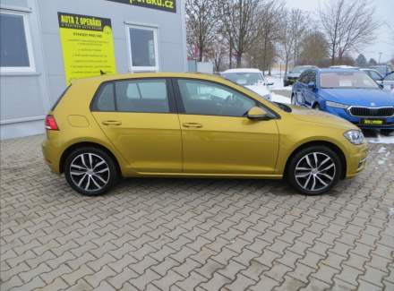 Volkswagen - Golf