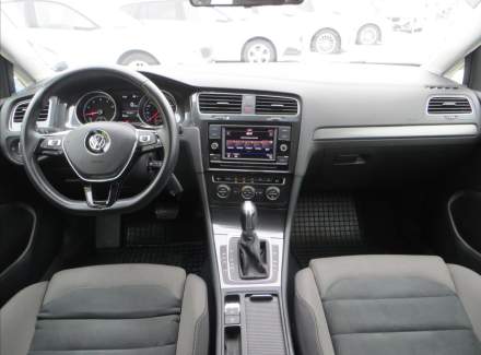 Volkswagen - Golf