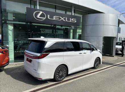 Lexus - LM