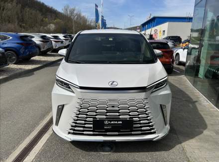 Lexus - LM