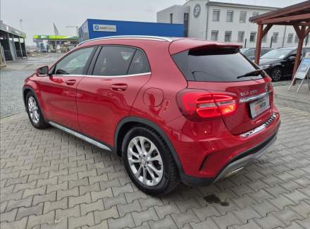Mercedes-Benz - GLA