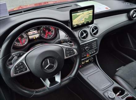 Mercedes-Benz - GLA