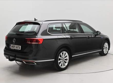 Volkswagen - Passat