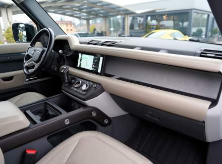 Land Rover - Defender