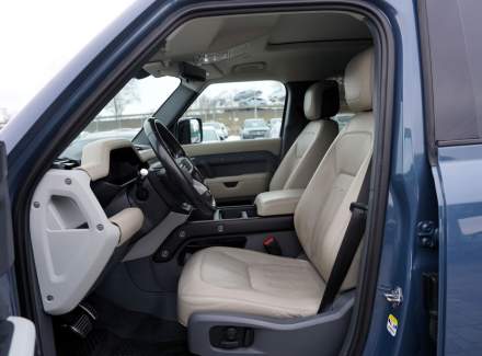 Land Rover - Defender