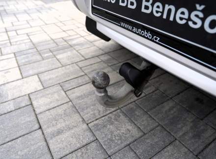 Land Rover - Defender