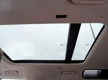 Land Rover - Defender