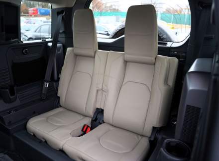 Land Rover - Defender