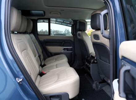 Land Rover - Defender