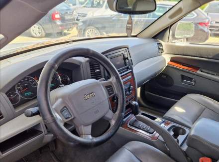 Jeep - Grand Cherokee