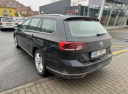 Volkswagen - Passat