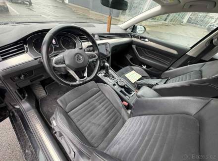 Volkswagen - Passat