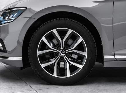 Volkswagen - Passat
