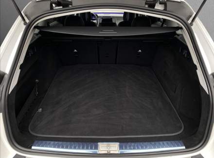 Mercedes-Benz - E-class