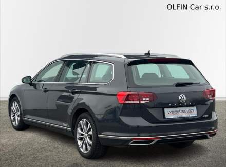 Volkswagen - Passat