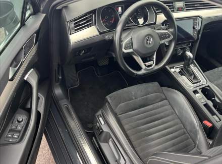 Volkswagen - Passat