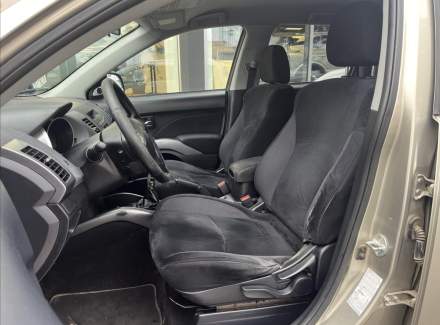 Mitsubishi - Outlander