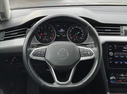 Volkswagen - Passat