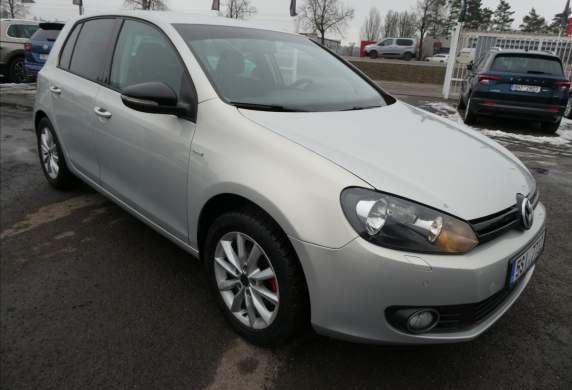 Volkswagen - Golf