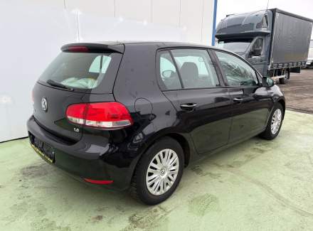 Volkswagen - Golf