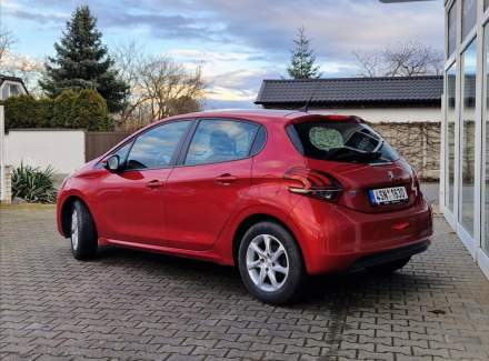 Peugeot - 208