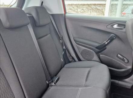 Peugeot - 208