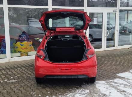 Peugeot - 208