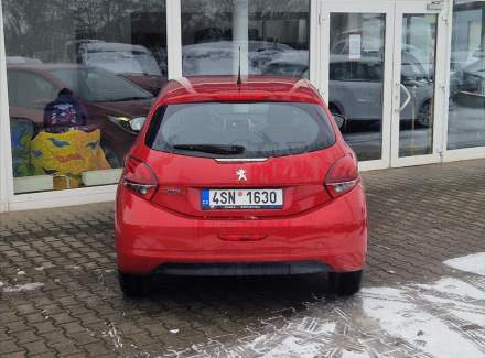 Peugeot - 208