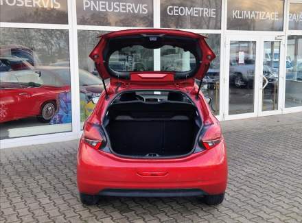 Peugeot - 208