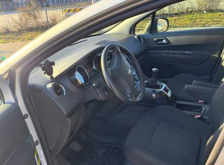 Peugeot - 5008