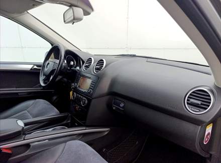 Mercedes-Benz - M-class