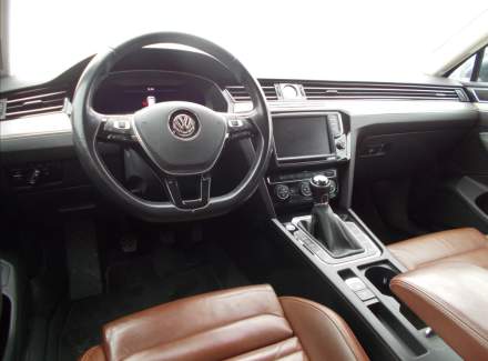 Volkswagen - Passat