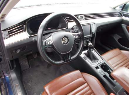 Volkswagen - Passat