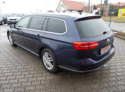 Volkswagen - Passat