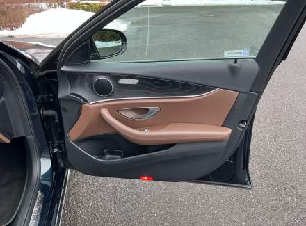 Mercedes-Benz - E-class