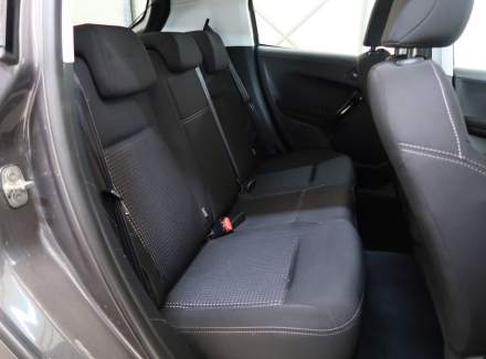 Peugeot - 208