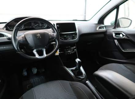 Peugeot - 208