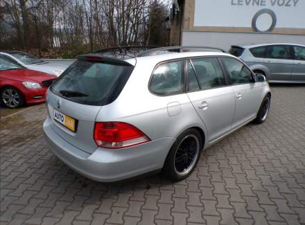 Volkswagen - Golf