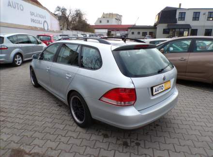 Volkswagen - Golf