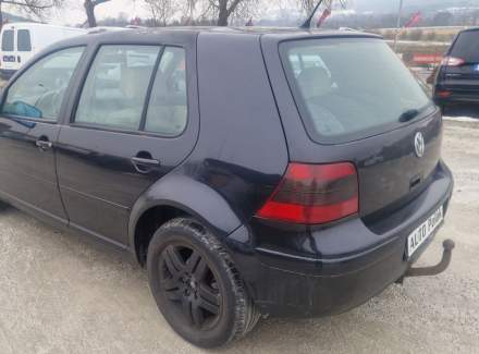 Volkswagen - Golf