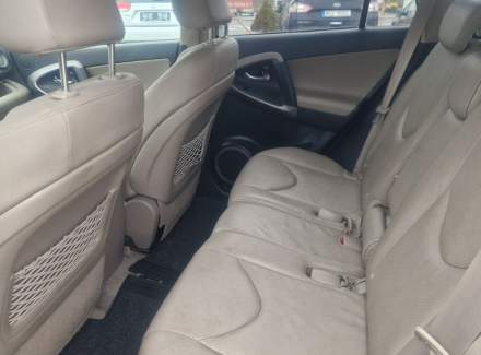 Toyota - RAV 4