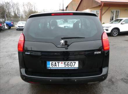 Peugeot - 5008