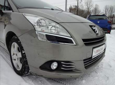 Peugeot - 5008