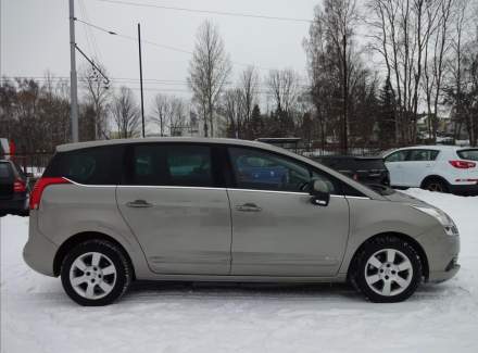 Peugeot - 5008