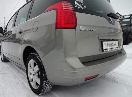 Peugeot - 5008