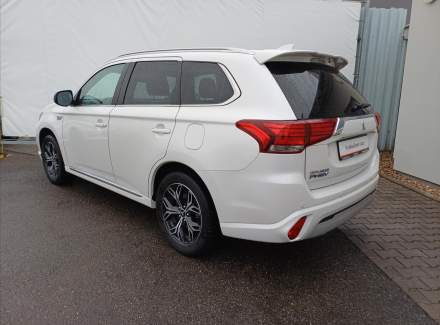 Mitsubishi - Outlander