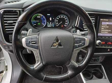 Mitsubishi - Outlander