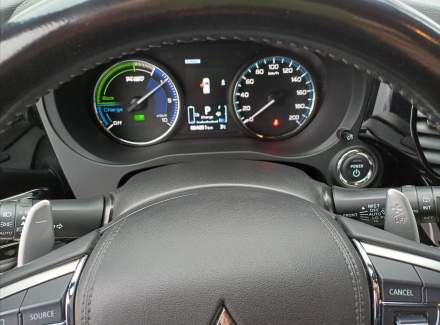 Mitsubishi - Outlander